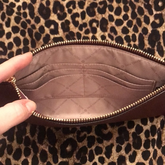 Brand New Michael Kors Genuine Leather Large Zip Clutch Wristlet in Merlot - Picture 12 of 13